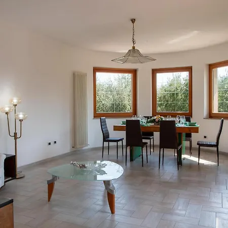 3 Bedroom Gorgeous In St,egidio Vibrata Nyaraló